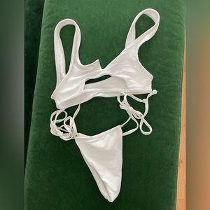 Frankie’s Bikinis 👙 White Ribbed Bikini